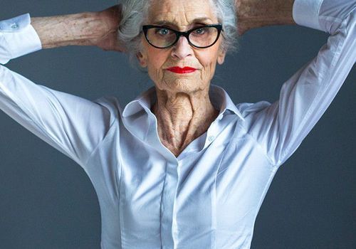 Mujeres mayores de 80 años comparten sus mejores consejos de belleza