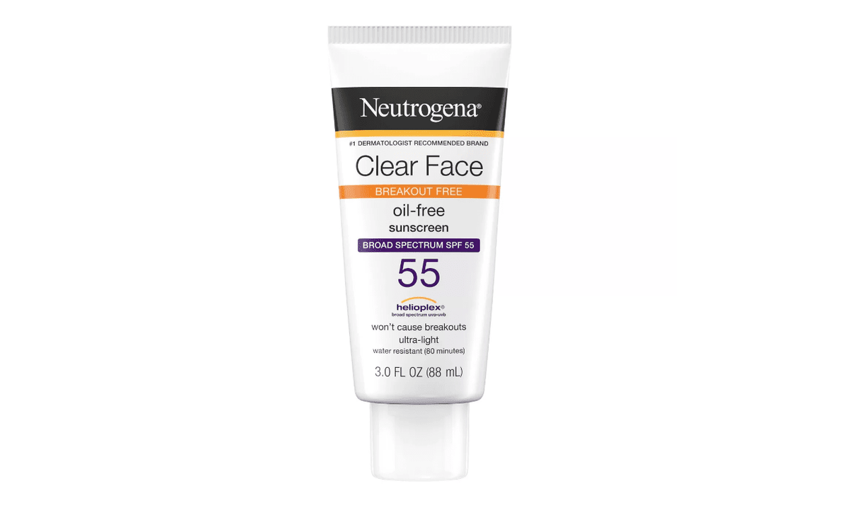 Un tubo de protector solar Neutrogena Clear Face Oil-Free para el acné en Target.