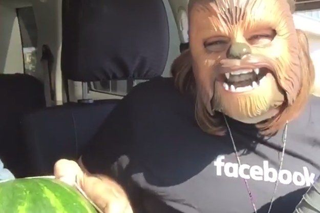 Masca Chewbacca Mama se bucură de succesul ei viral și de alegerea platformei de streaming