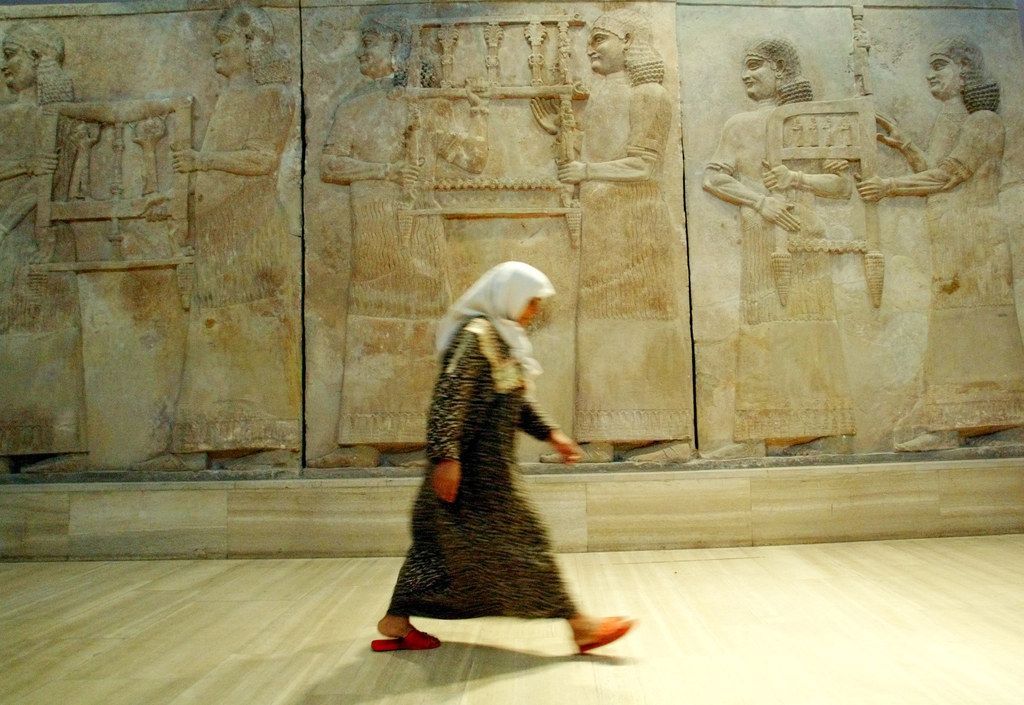 УНЕСЦО каже да је уништавање древних споменика Нимруда од ИСИС -а 'ратни злочин'